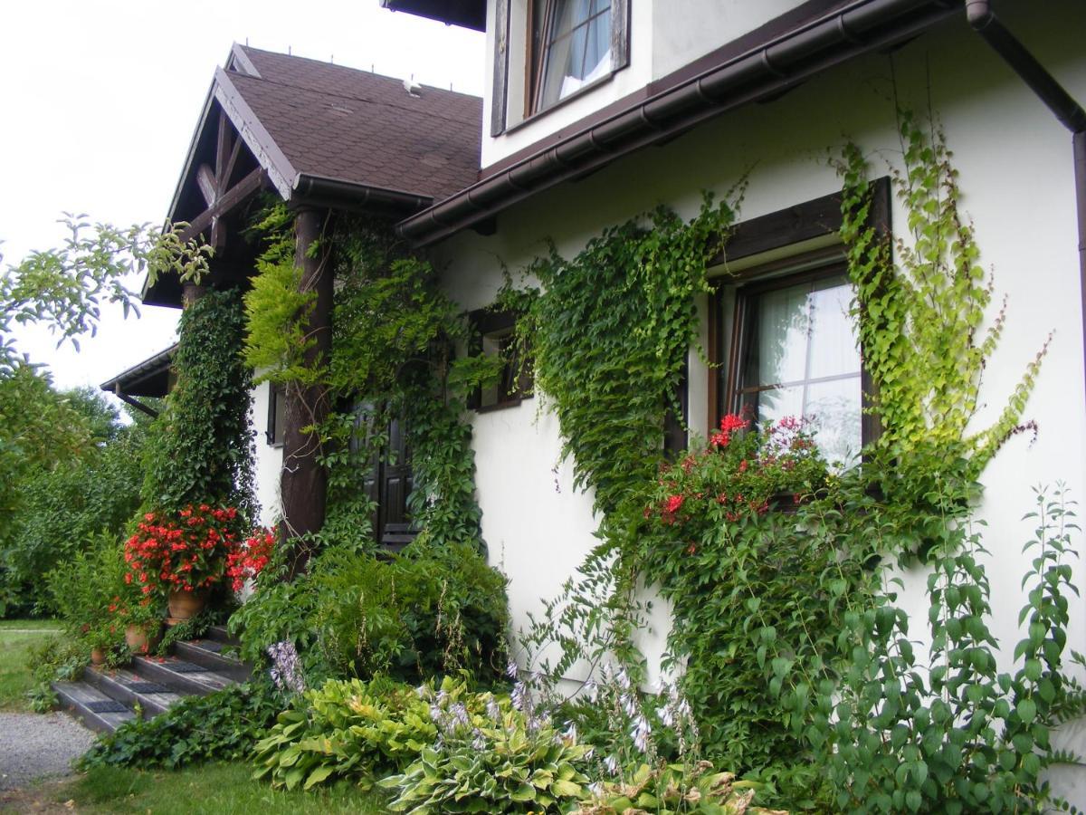 Dworek Lachowicze Grzegorzewice Exterior photo